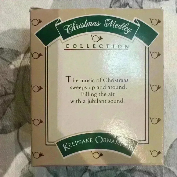 Hallmark Holiday Horn Fine Porcelain Ornament 1986 - Picture 2 of 2